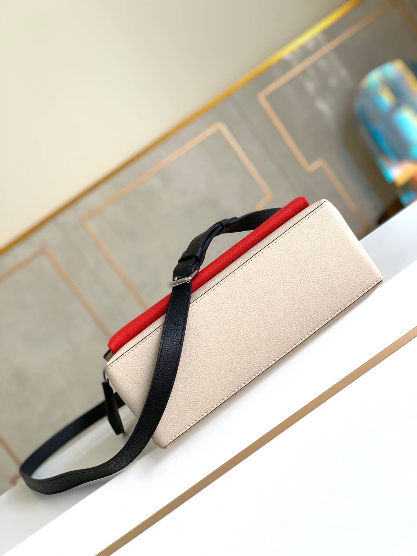 L0vis Vvtt0n Quartz Kabuki My Lockme Bag Replica M53891