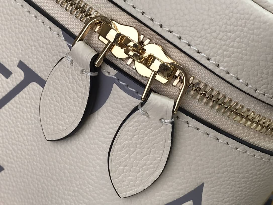 L0vis Vvtt0n Monogram Empreinte Vanity PM Bag Replica M45599