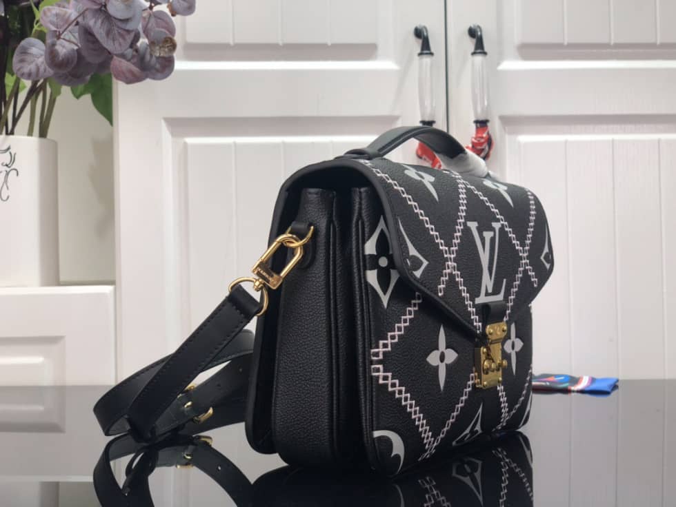 L0vis Vvtt0n Embroidered Pochette Metis M46028 Replica Shoulder Bag