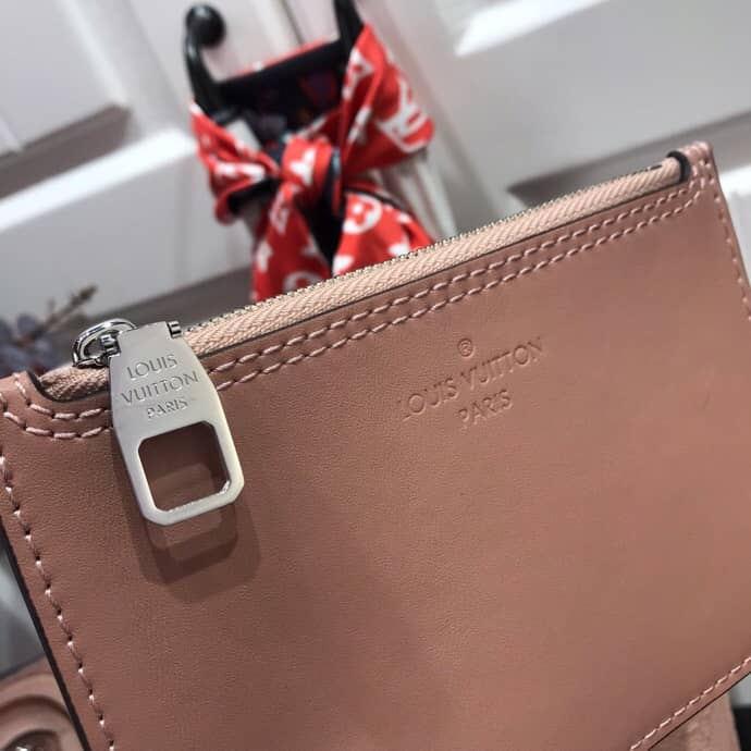 L0vis Vvtt0n Mahina Hina PM Leather Tote Replica Pink M54353