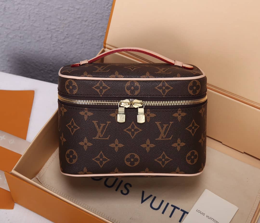 L0vis Vvtt0n Monogram Canvas Nice Mini Beauty Case Replica M44495