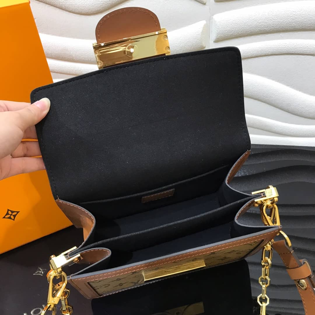 L0vis Vvtt0n Monogram Reverse Dauphine Chain Wallet Brown M45958