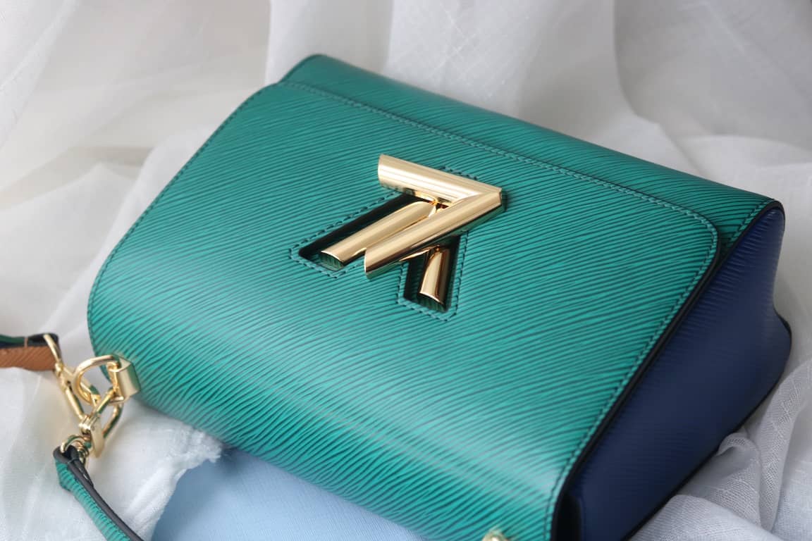 L0vis Vvtt0n Textured Epi Leather Twist Series Bag Green