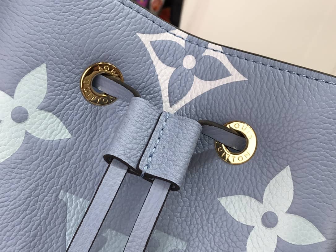 L0vis Vvtt0n Neo Noe Monogram Leather Replica Shoulder Bag Blue M45709