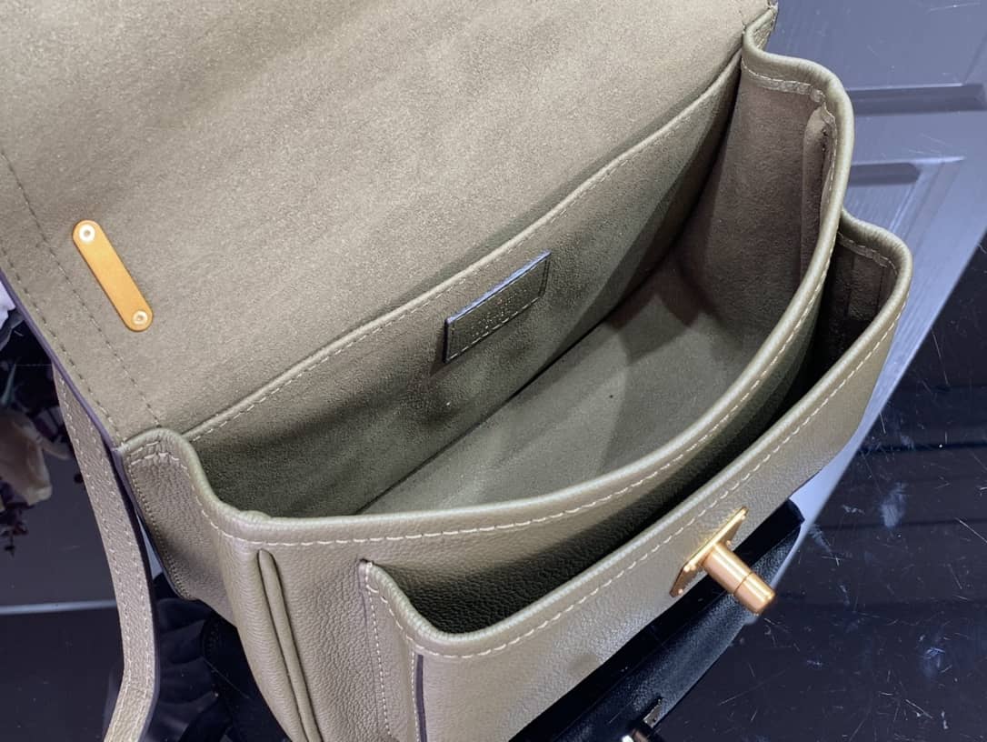 L0vis Vvtt0n Lockme Chain PM Replica Handbag Green M57073