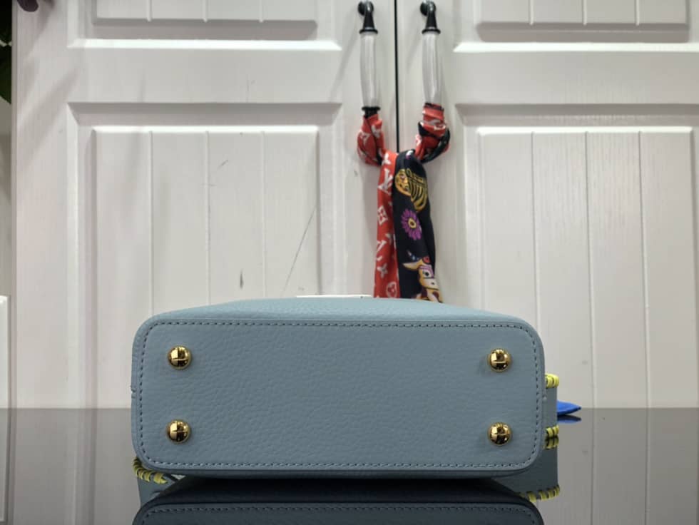 L0vis Vvtt0n Capucines Mini M57945 Replica Shoulder Bag