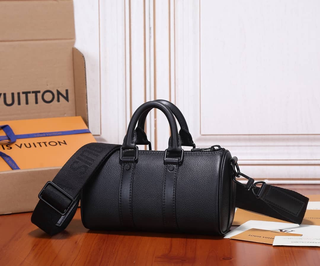 L0vis Vvtt0n Aerogram Keepall XS Noir M80950 Replica Shoulder Bag