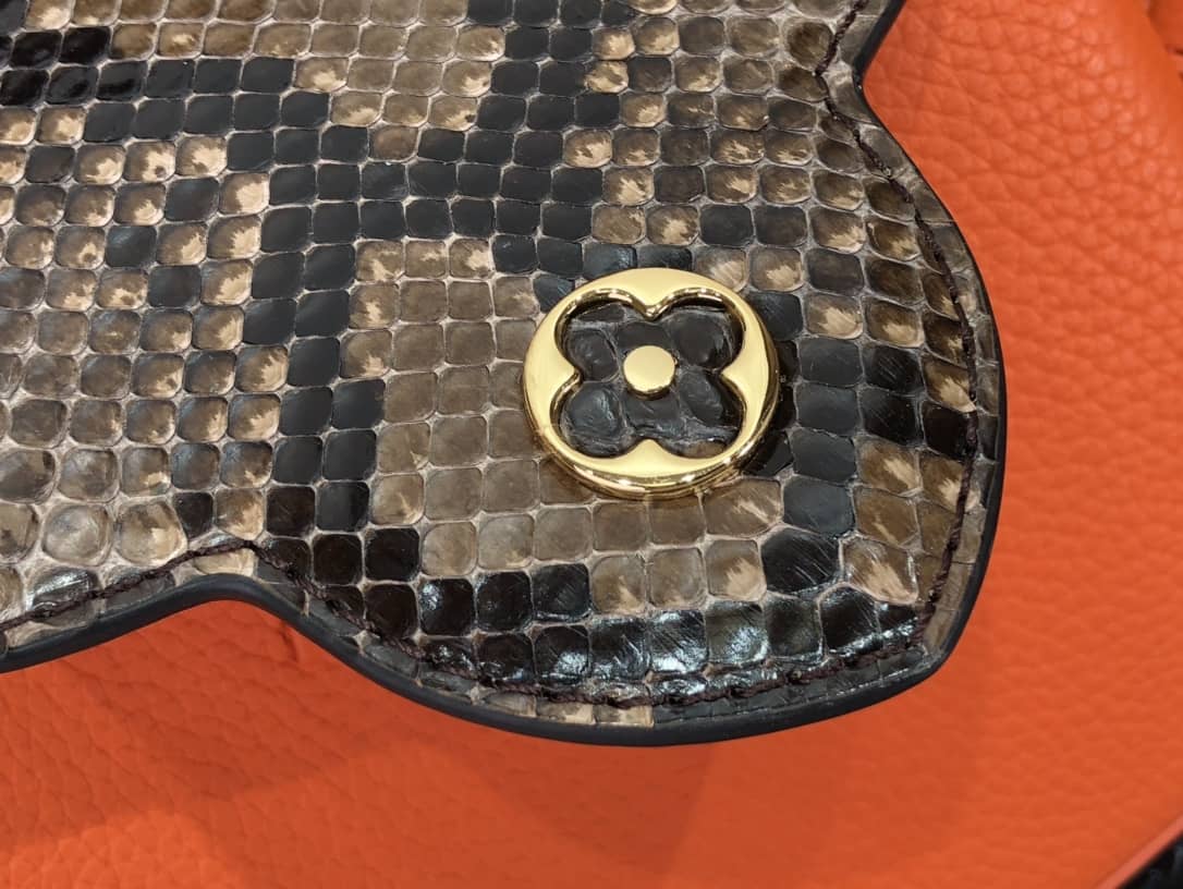 L0vis Vvtt0n Capucines Embroidery Replica Bag Orange M48865