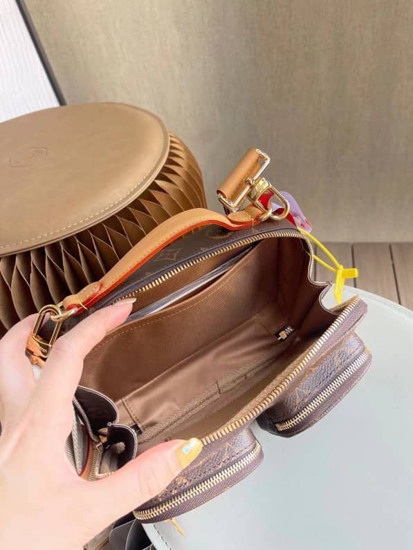 Best Replica L0vis Vvtt0n Monogram Canvas Utility M80446 Replica Crossbody Bag(ColaReps)