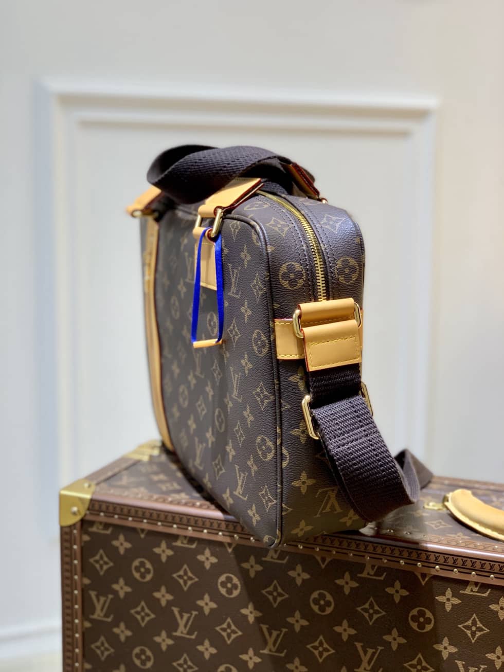 L0vis Vvtt0n Sac Bosphore 2 Way Shoulder Handbag M40043 Replica Mens Bag