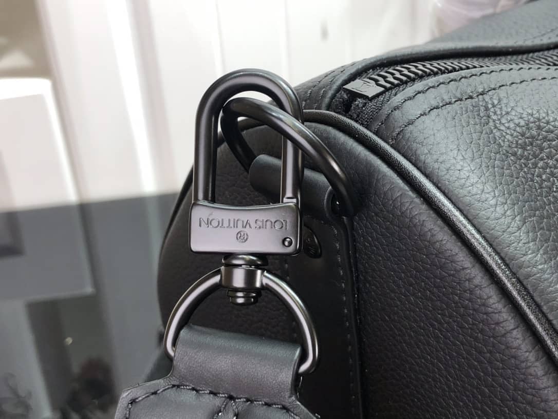 L0vis Vvtt0n Keepall Bandouliere 40 Replica Bag M57088