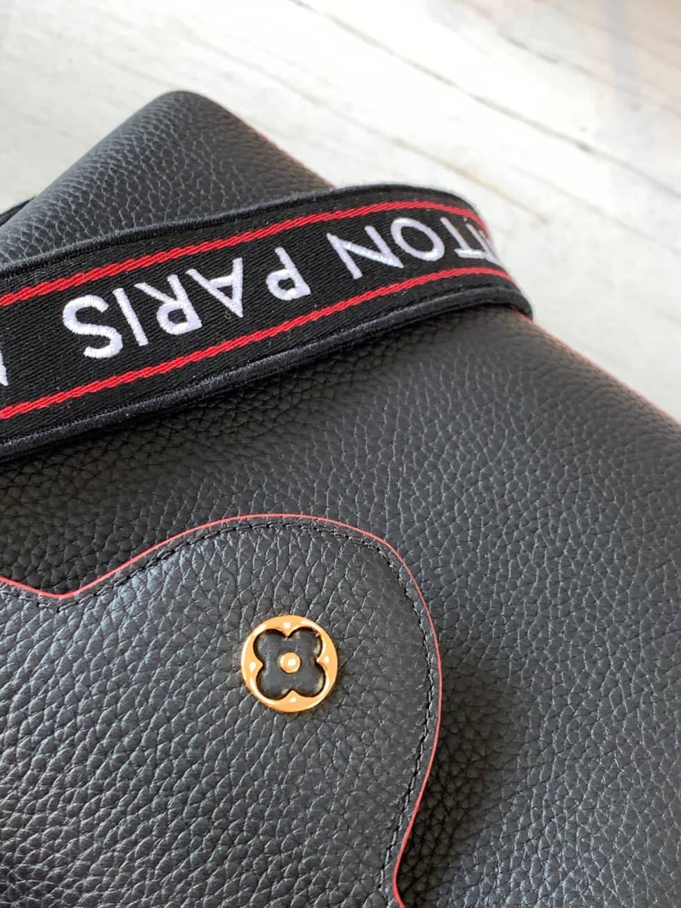 L0vis Vvtt0n Capucines BB Black M58608 Replica Crossbody Bag