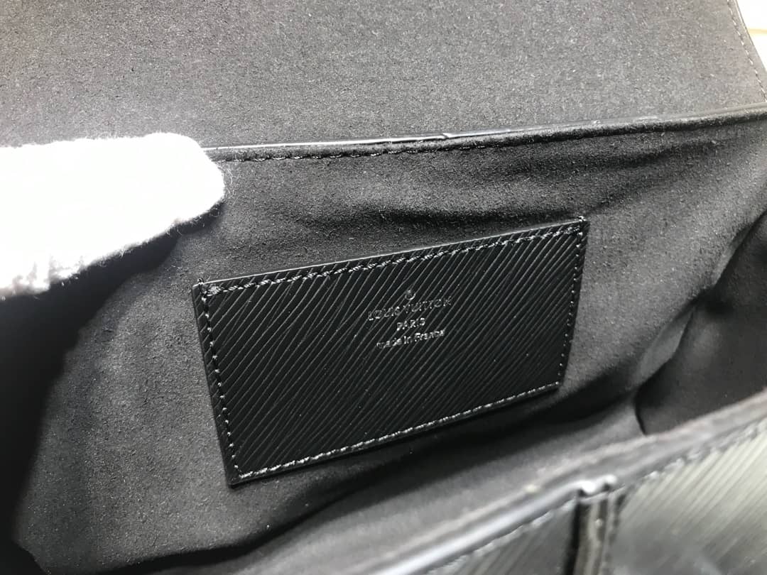 L0vis Vvtt0n Replica Bags Twist PM Epi Leather Replicas Handbag Black(ColaReps)