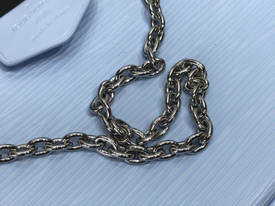 L0vis Vvtt0n Epi Easy Pouch On Strap Replica Bag Blue M80471