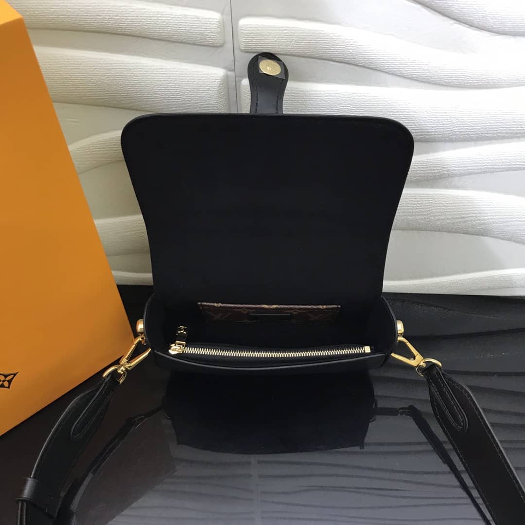 L0vis Vvtt0n Officier Pouch Monogram Canvas Strap Replica Bag Black M69841