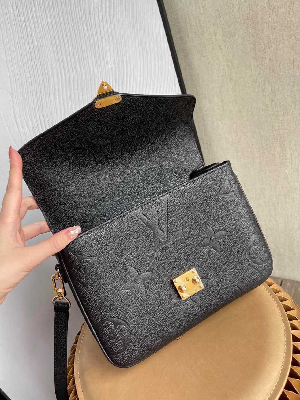 L0vis Vvtt0n Empreinte Pochette Metis Black M59211 Replica