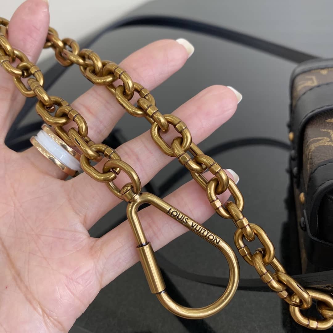 L0vis Vvtt0n Mini Trunk Monogram Canvas Key Chain Replica Bag 44188M