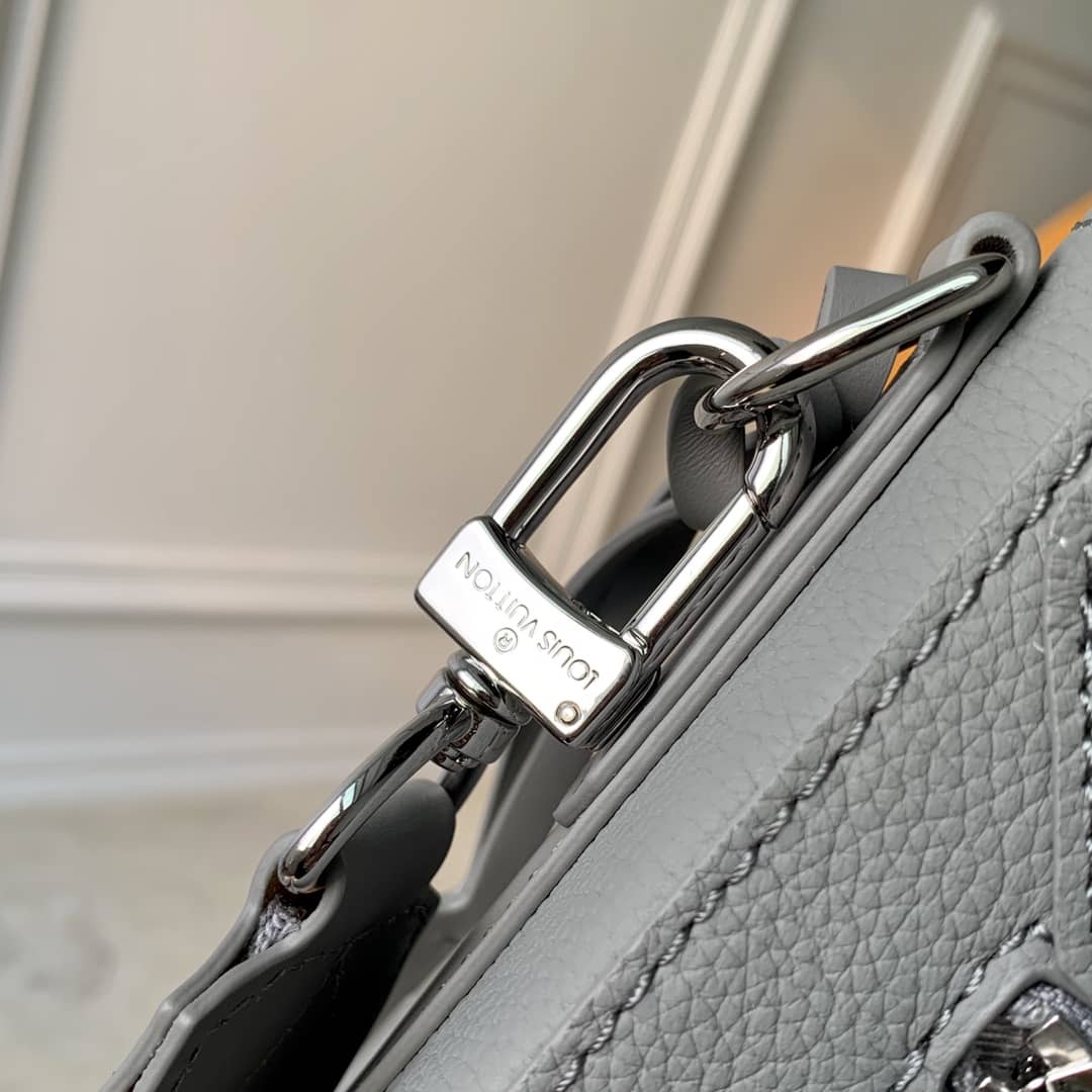 L0vis Vvtt0n Aerogram Calfskin Gery M59327 Replica Messenger Bag