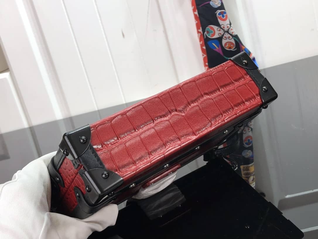L0vis Vvtt0n Petite Malle Brilliant Alligator Leather Replica Handbag Red N93817