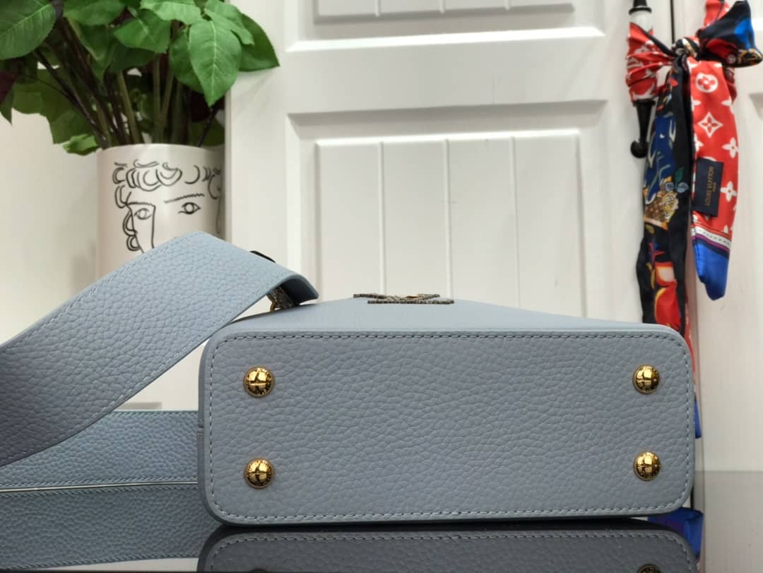 L0vis Vvtt0n Capucines MM Taurillon Leather Tote M94227