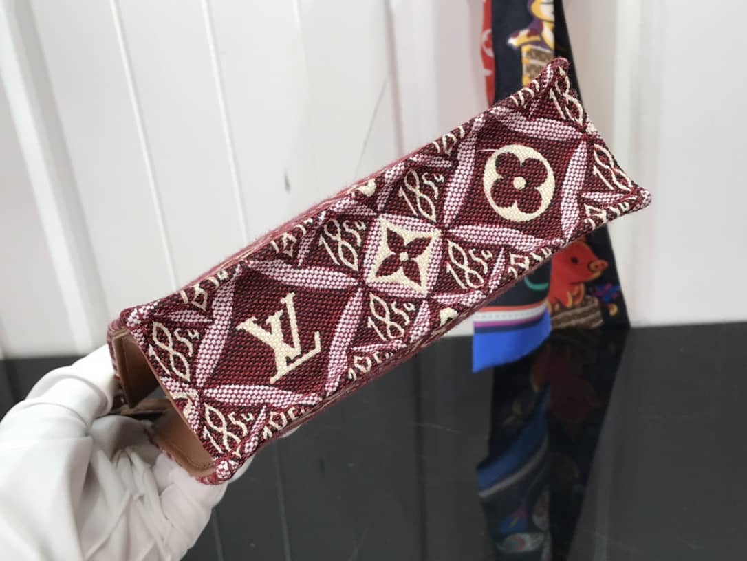 L0vis Vvtt0n Monogram Petit Sac Plat 2Way Replica Shoulder Bag Red M69442