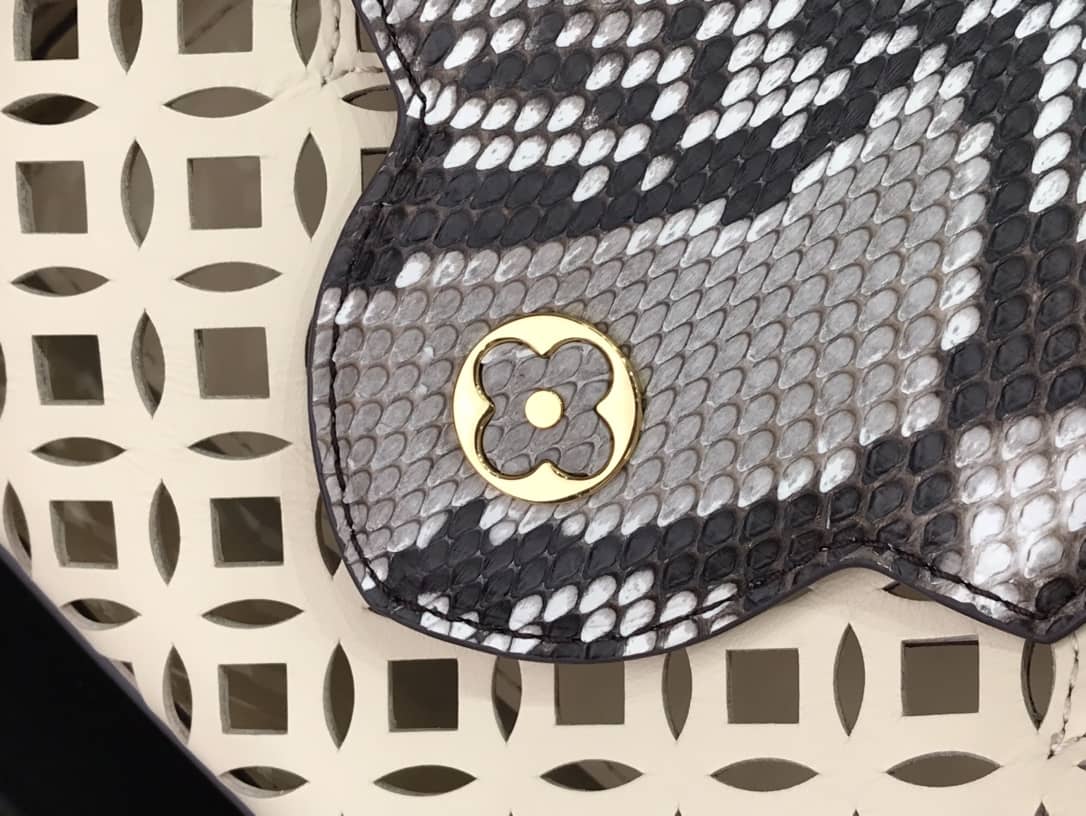 L0vis Vvtt0n Capucines BB Cutout Leather Bag Replica Apricot M57228