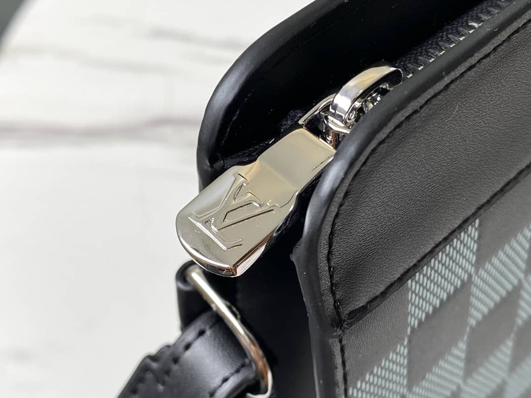 L0vis Vvtt0n Damier Infini 3D Cowhide Leather Standing Pouch Replica Green N60449