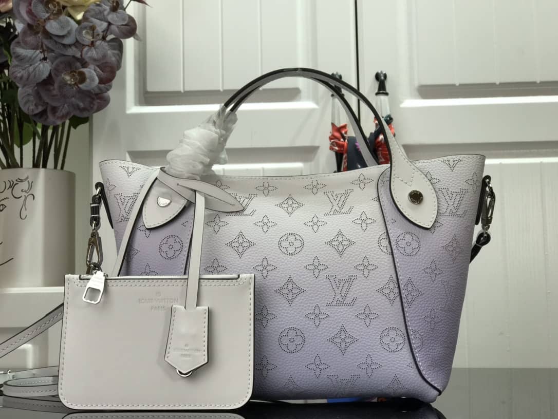 L0vis Vvtt0n Hina PM Mahina Leather Bag Replica Blue M54350