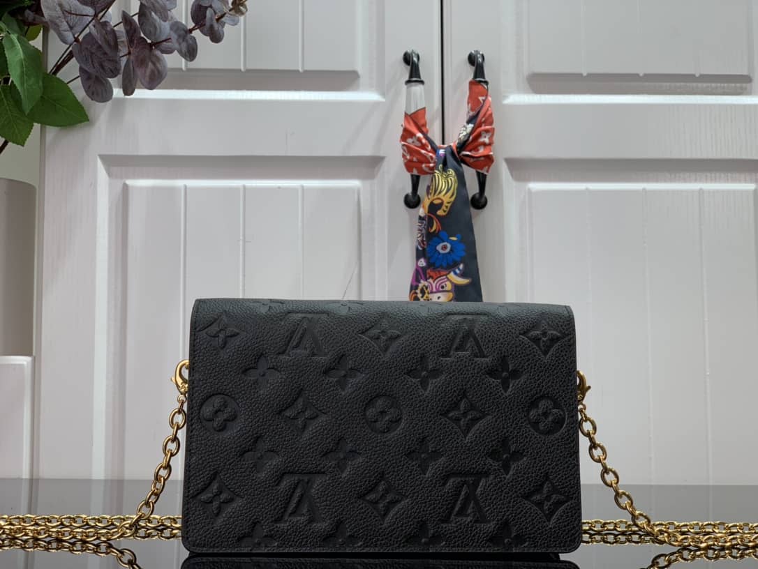 Best Replica L0vis Vvtt0n Vavin Chain Empreinte Leather Replica Bag Black M63398(ColaReps)