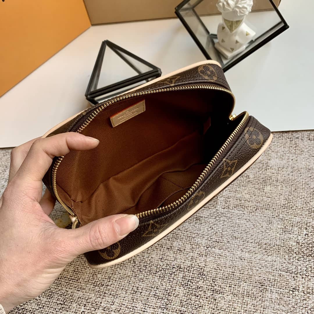 L0vis Vvtt0n Monogram Trousse Toilette Clutch Replica M47522