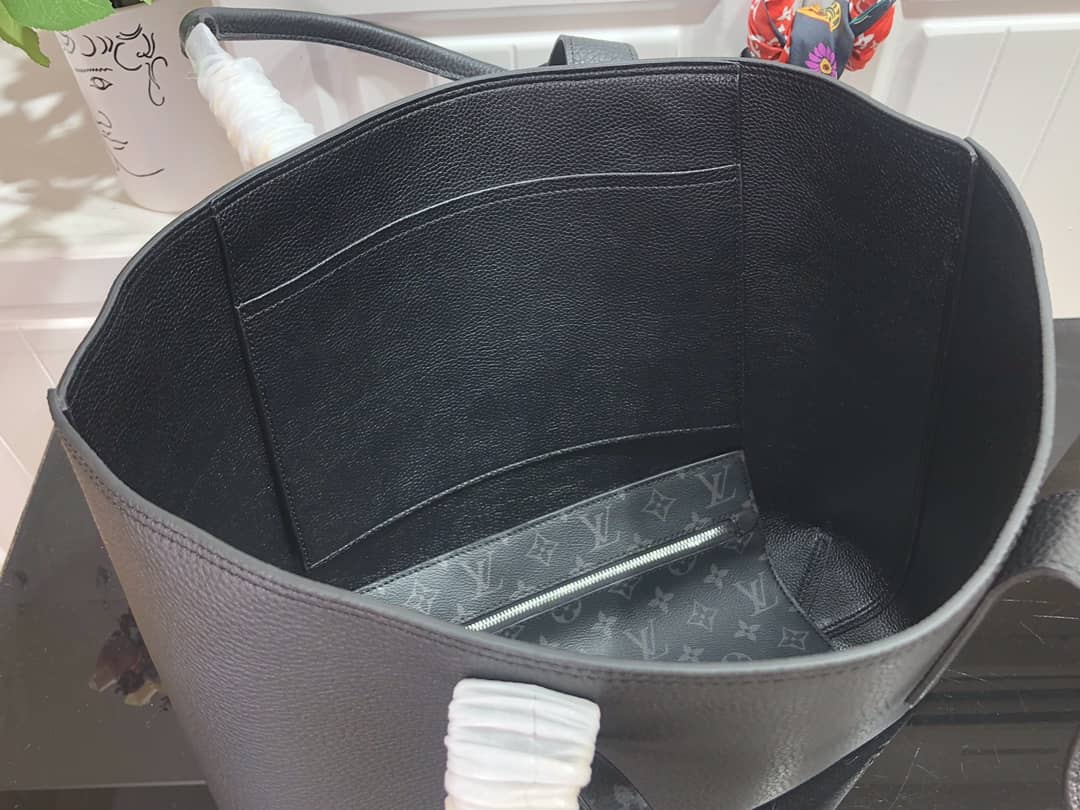 L0vis Vvtt0n Cabas Voyage Taurillon Leather Bag M52817 Replica