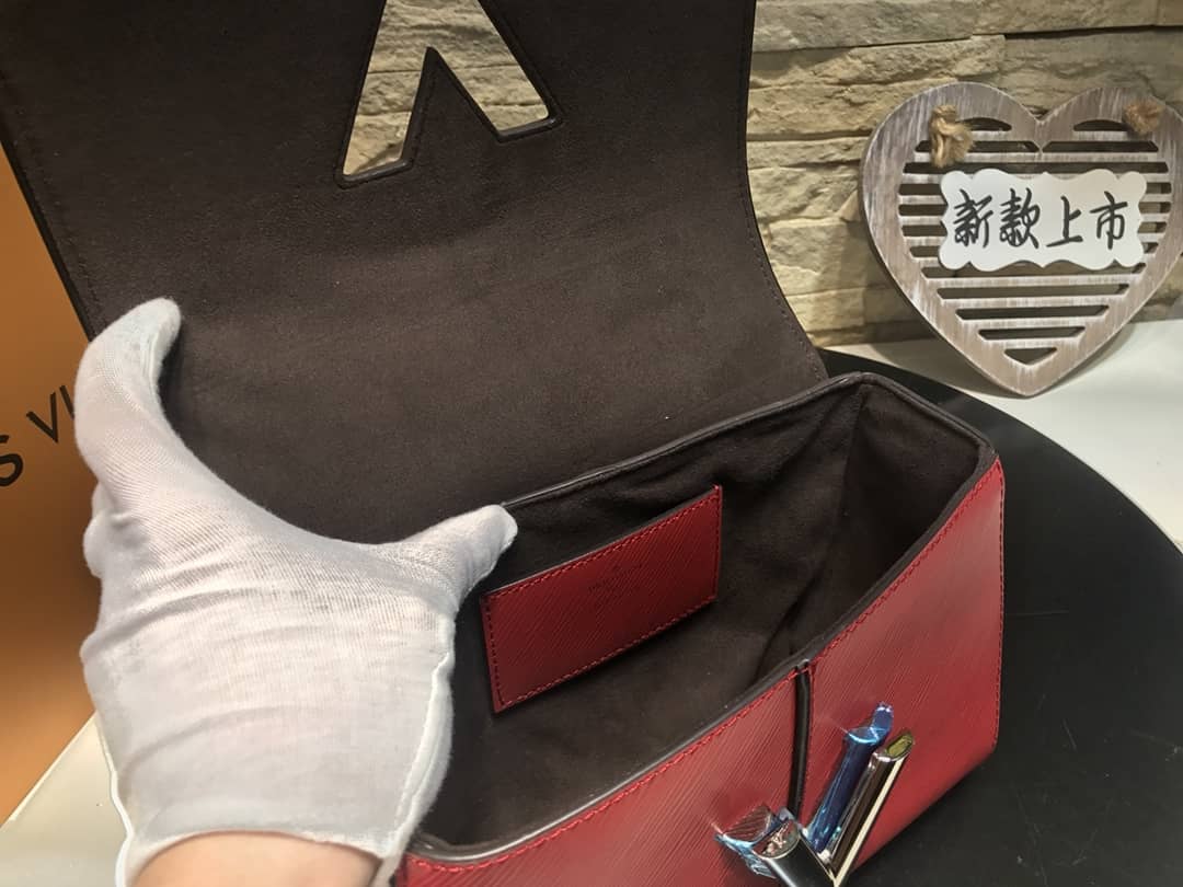 L0vis Vvtt0n Replica Bags Twist PM Epi Leather Replicas Handbag Red