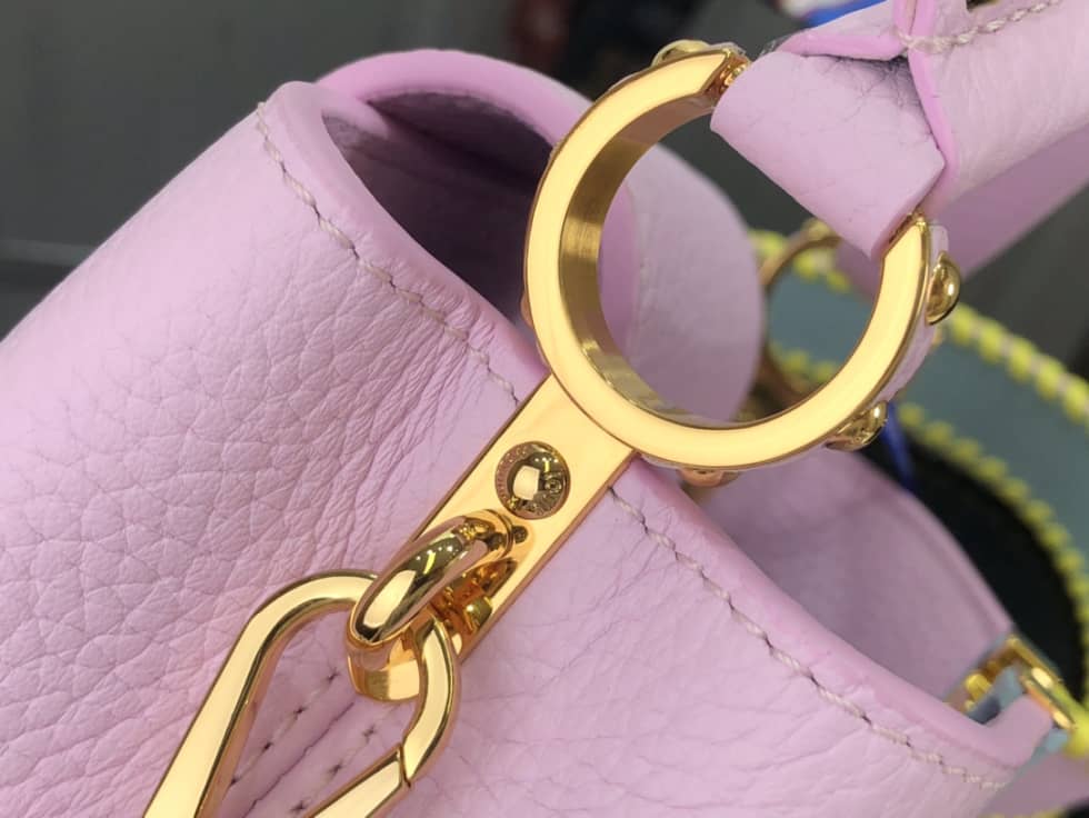 L0vis Vvtt0n Capucines Mini M57945 Replica Shoulder Bag