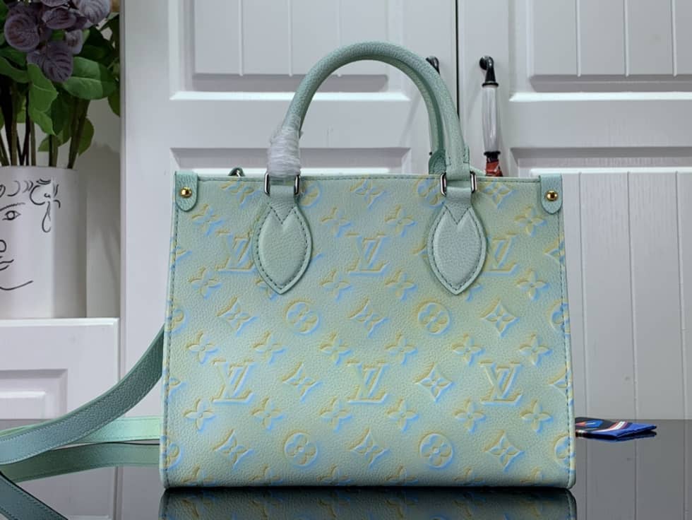 L0vis Vvtt0n Onthego PM Green M46067 Replica Tote