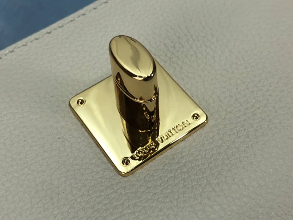 L0vis Vvtt0n Lockme Tender Blue M59984 Replica Crossbody Bag