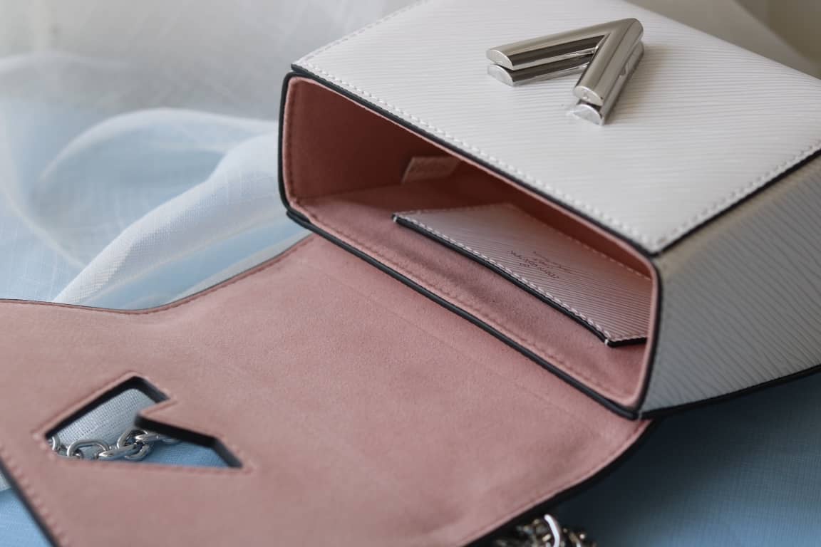 L0vis Vvtt0n Replica Twist MM Epi Leather Bag White