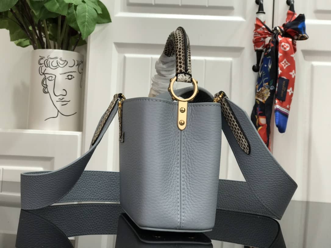 L0vis Vvtt0n Capucines MM Taurillon Leather Tote M94227