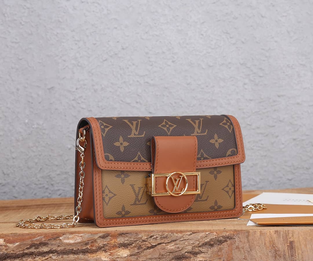 L0vis Vvtt0n Dauphine Chain Wallet Replica Shoulder Bag Yellow M68746