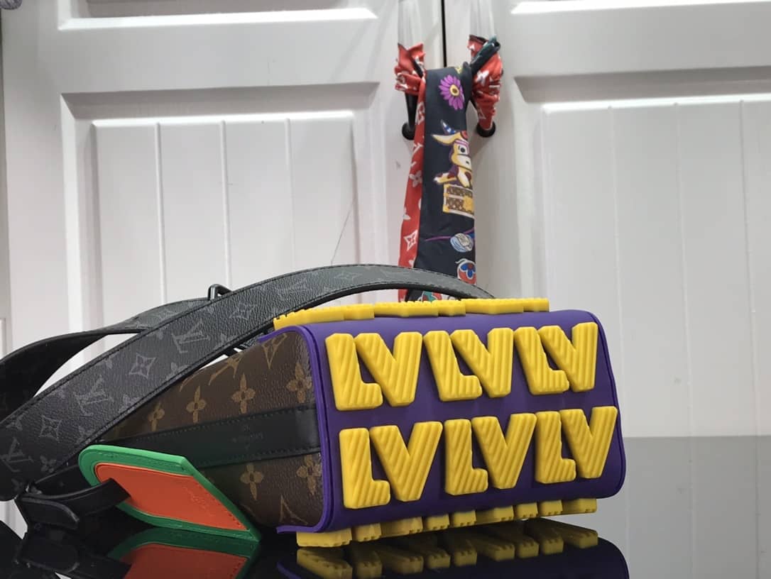 L0vis Vvtt0n Monogram Coated Canvas Cruiser Messenger Bag Replica M57966