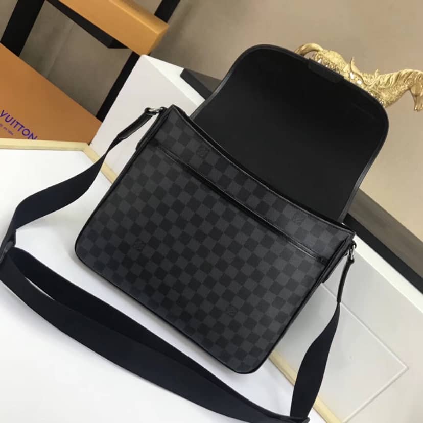 L0vis Vvtt0n Damier Graphite Daniel MM Replica Shoulder Bag N58029