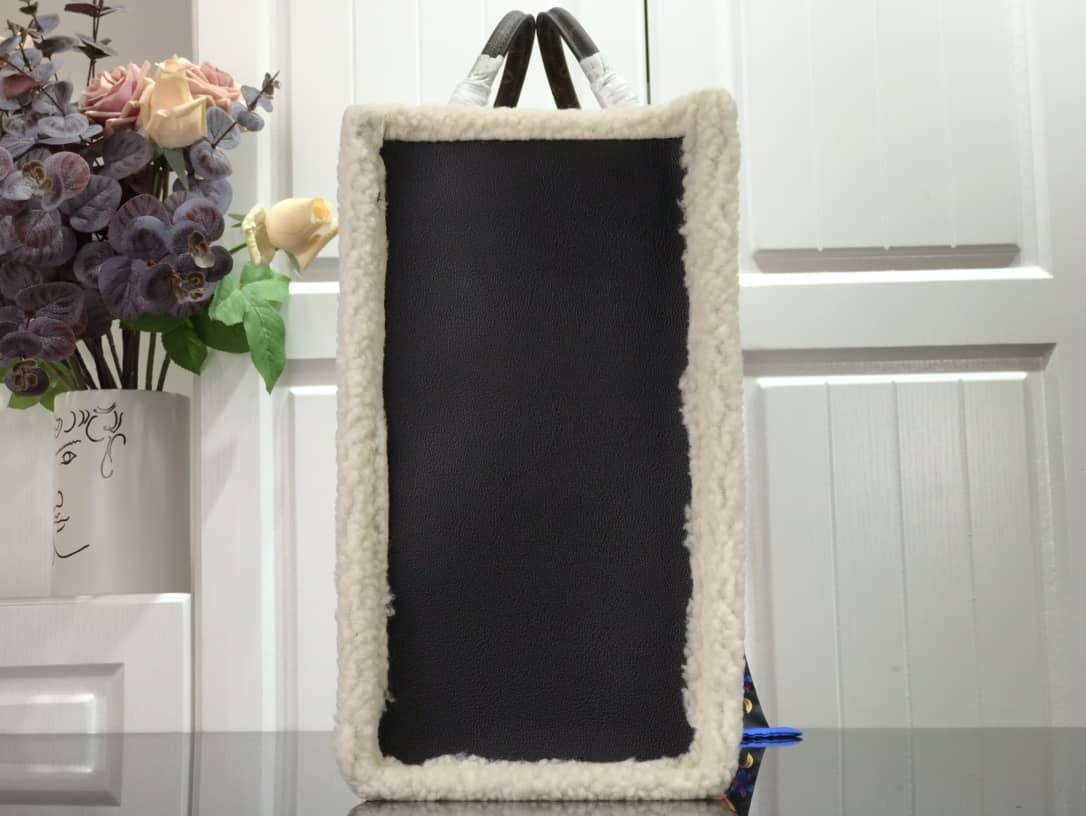 L0vis Vvtt0n Onthego GM Leather Shearling Bag Black Replica M56958