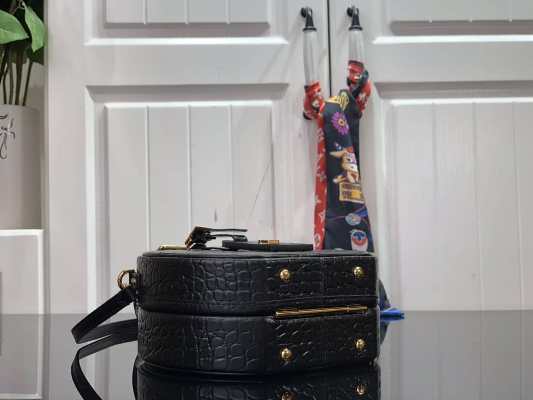 Best Replica L0vis Vvtt0n Petite Boite Chapeau Crocodilien Brillant Replica Bag Black N93597(ColaReps)