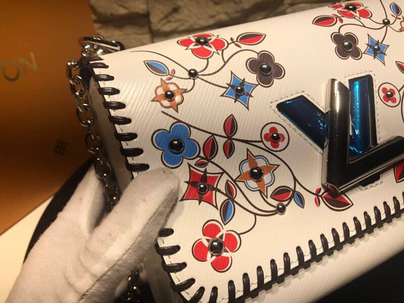 L0vis Vvtt0n Knockoff Twist MM Chain Shoulder Bag Sale