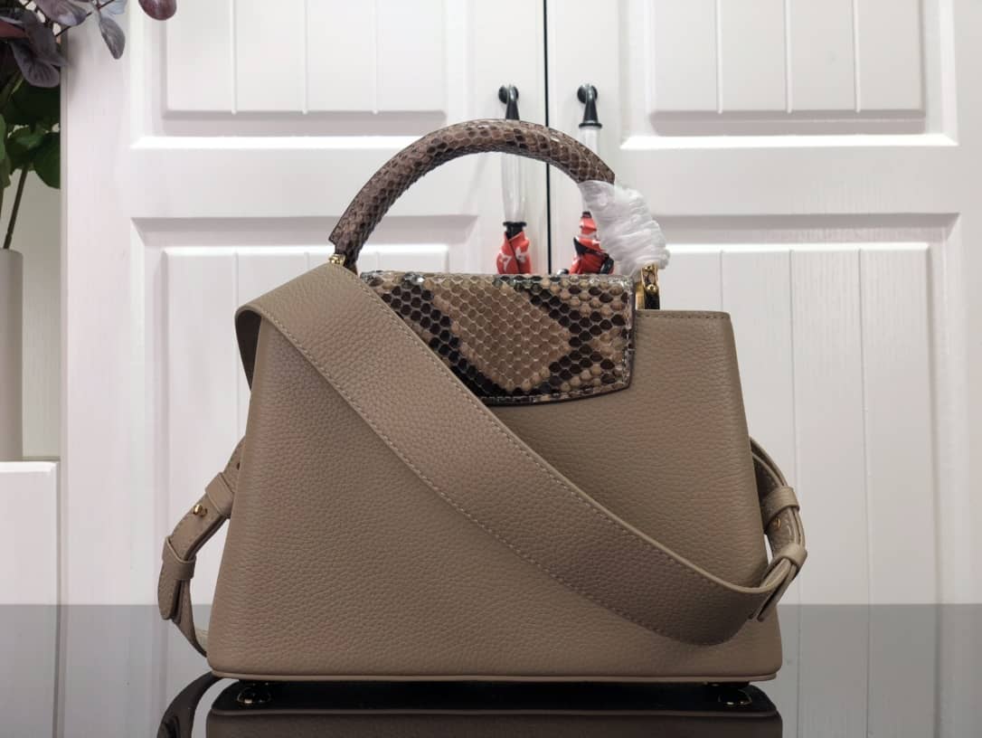 L0vis Vvtt0n Capucines Embroidery Replica Bag Gray M48865