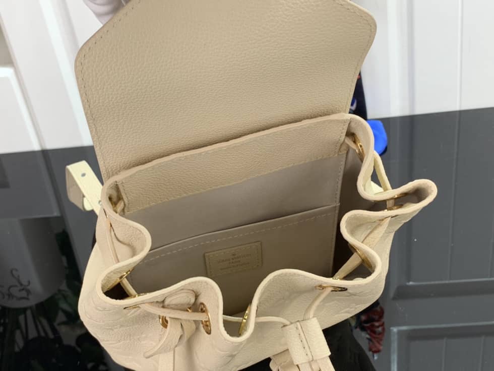 L0vis Vvtt0n Empreinte Montsouris White M45639 Replica Backpack