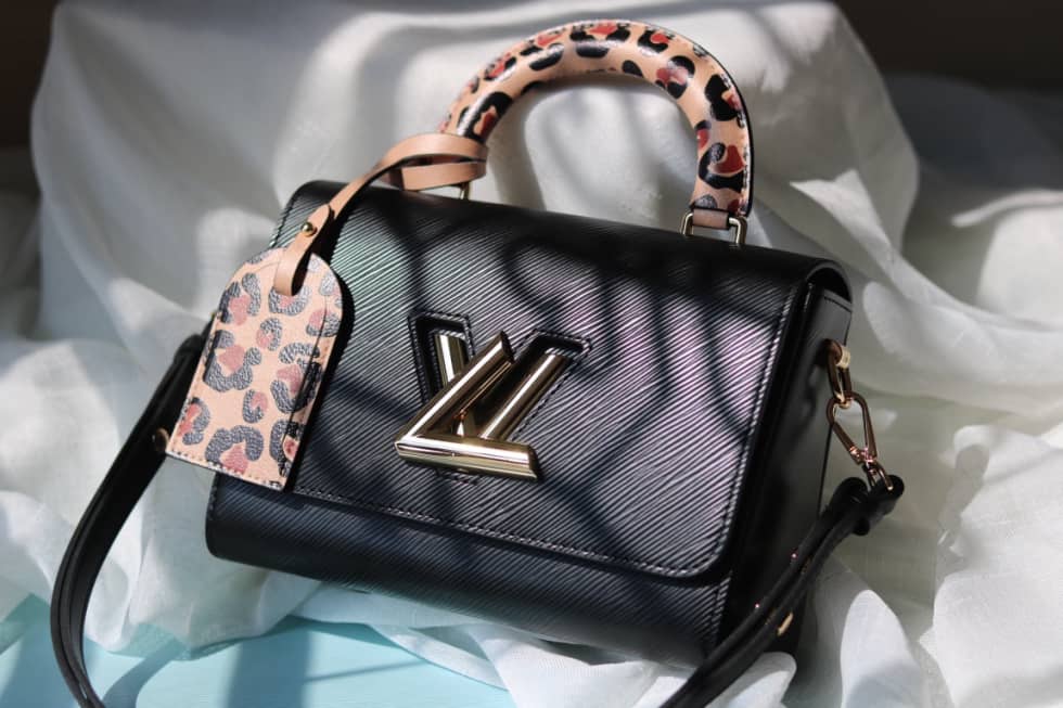 L0vis Vvtt0n Twist Leopard Handle Bag Epi Leather PM M50362 Replica Shoulder Bag