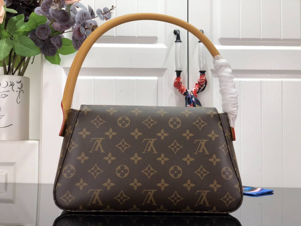 L0vis Vvtt0n Mini Looping Monogram M51147 Replica Shoulder Bag