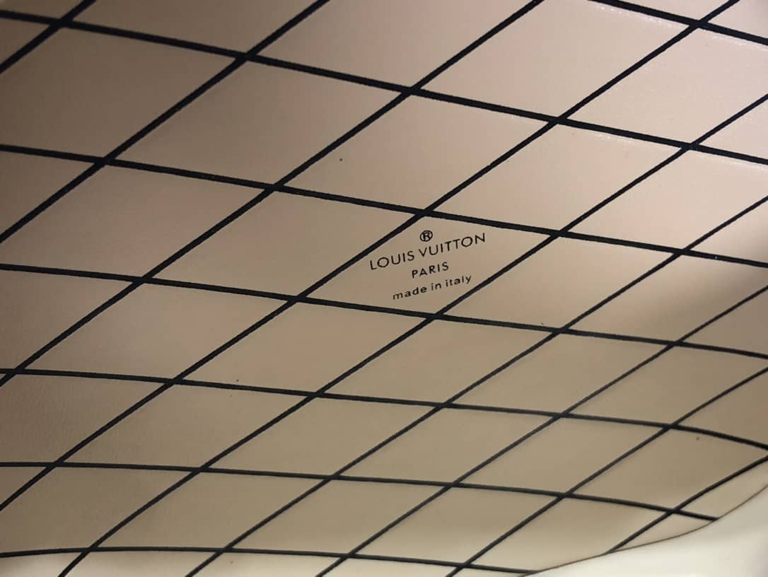 L0vis Vvtt0n Petite Boite Chapeau Crocodilien Brillant Replica Bag Red N93597