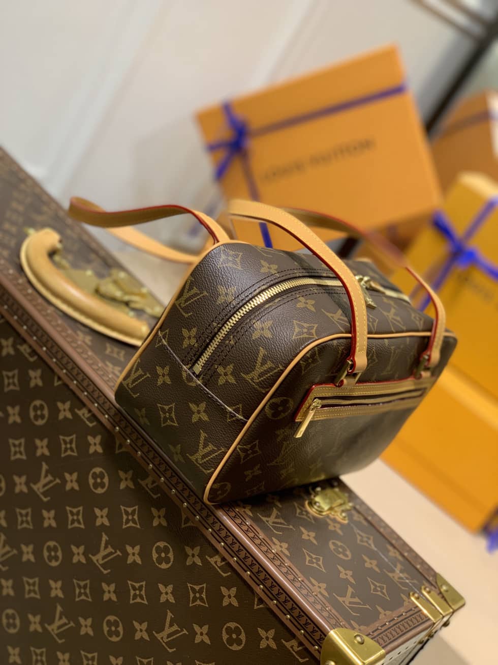 L0vis Vvtt0n Monogram Cite MM M51182 Replica Shoulder Bag