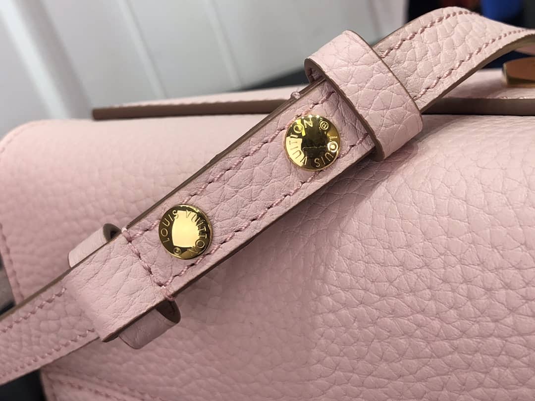 L0vis Vvtt0n Twist One Handle MM Bag Replica Black M57090